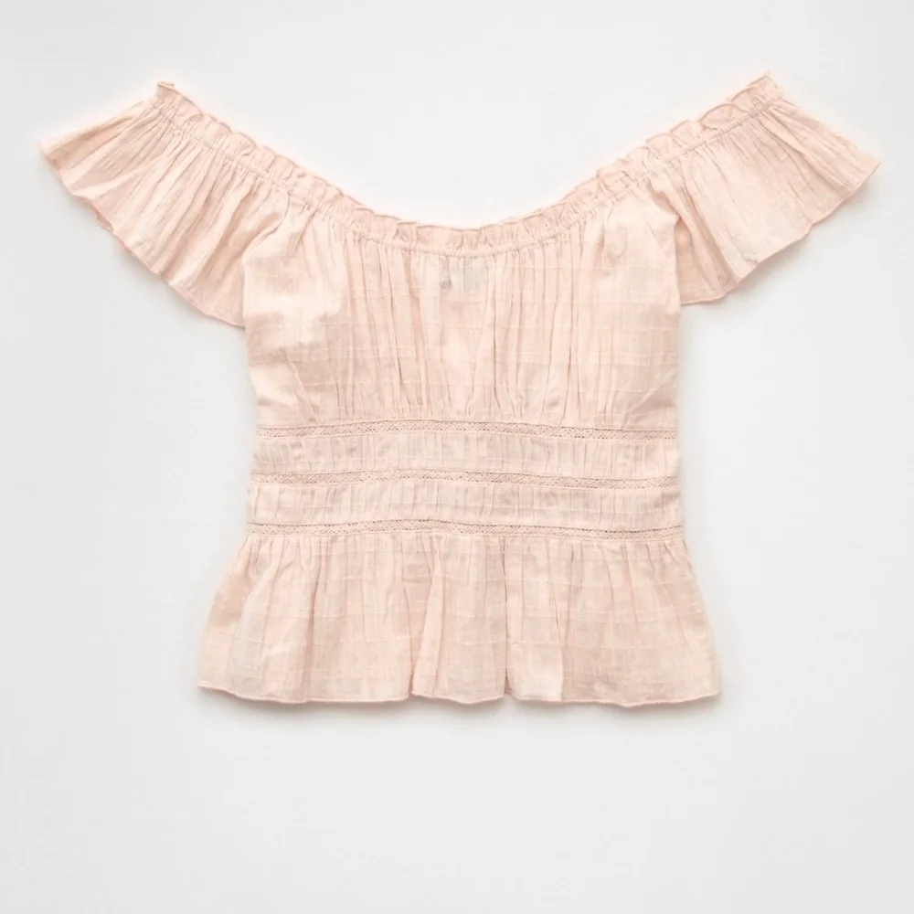 AE Ruched Flutter Sleeve Blouse - Picture 4 of 14